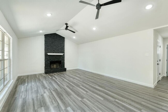 Building Photo - 1702 Wagon Gap Dr