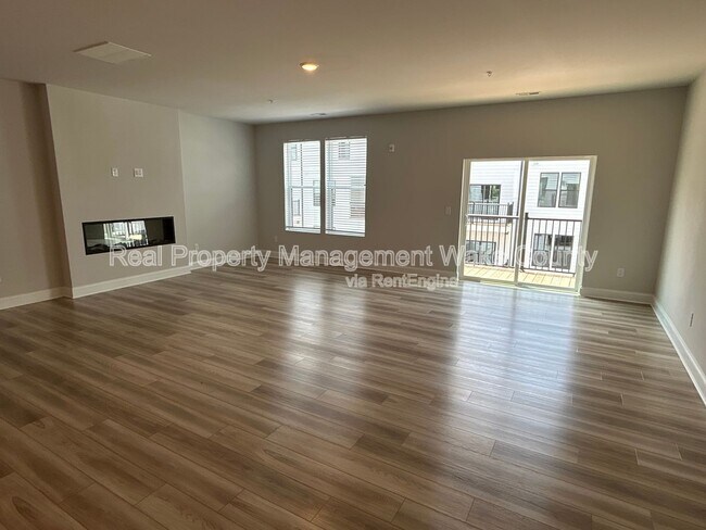 Building Photo - 1235 Shaw View Aly