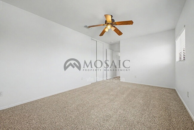 Building Photo - 2232 E Spruce Dr