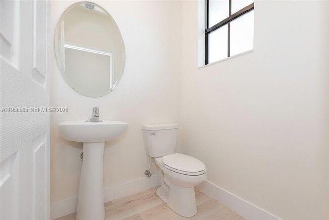 Building Photo - 3326 W 112th St