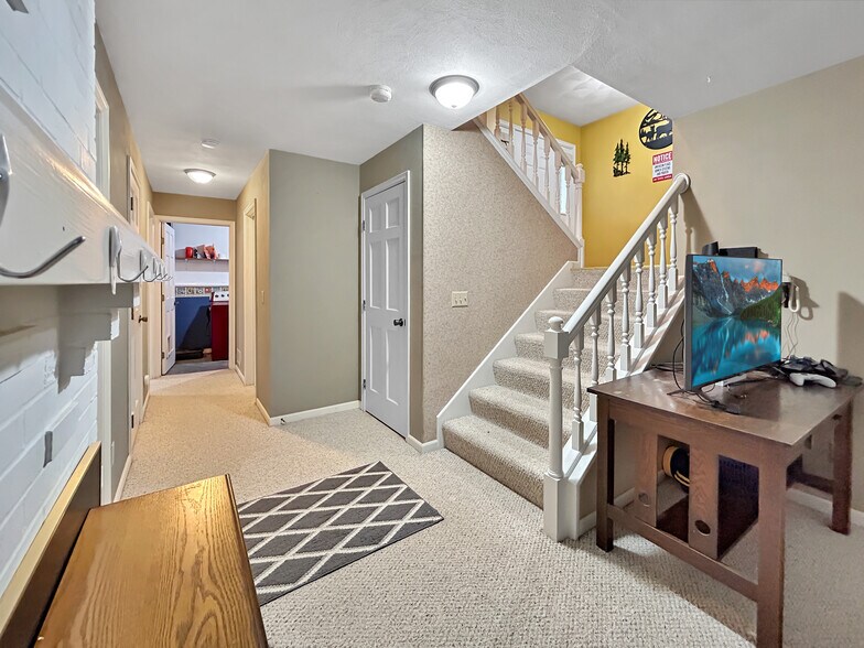Building Photo - 1825 3rd Ave NE