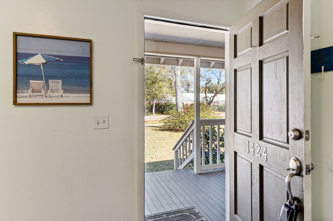 Building Photo - Amelia Island Cottage