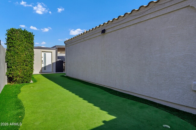 Building Photo - 9558 W Harmony Ln