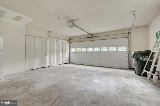 Building Photo - 2219 Cedar Mill Ct