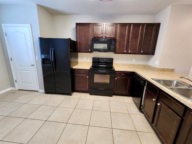 Building Photo - 335 Arbor Lakes Dr