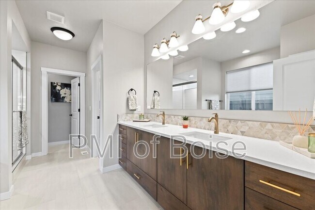 Building Photo - 10238 Hazy Gln Dr