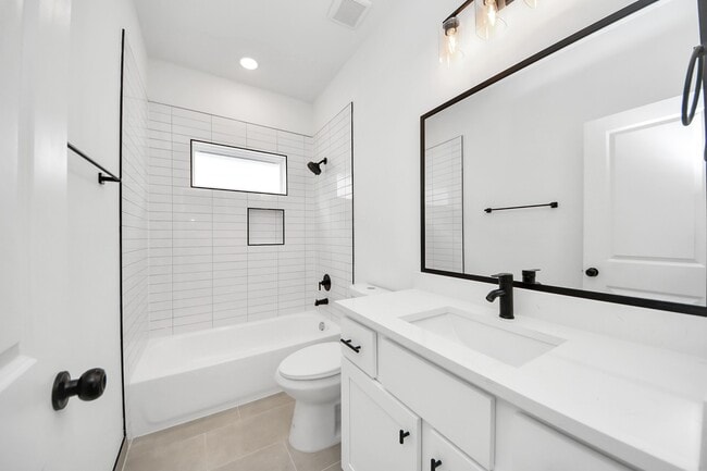 Building Photo - 2708 Bostic St