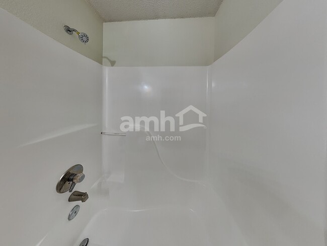 Building Photo - 1676 Sweetwater Ln