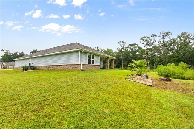 Building Photo - 6028 Creek Side Trl