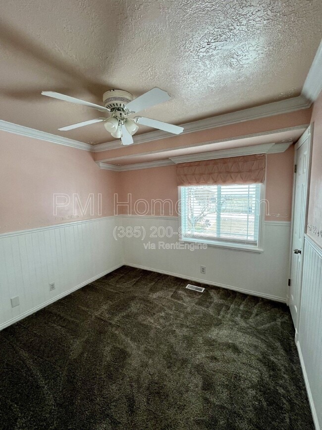 Building Photo - 1820 N 285 W