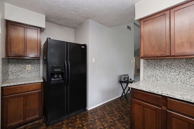 Building Photo - 4623 Whispering Rock Ln