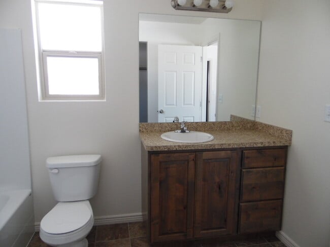 Building Photo - 705 S 260 W