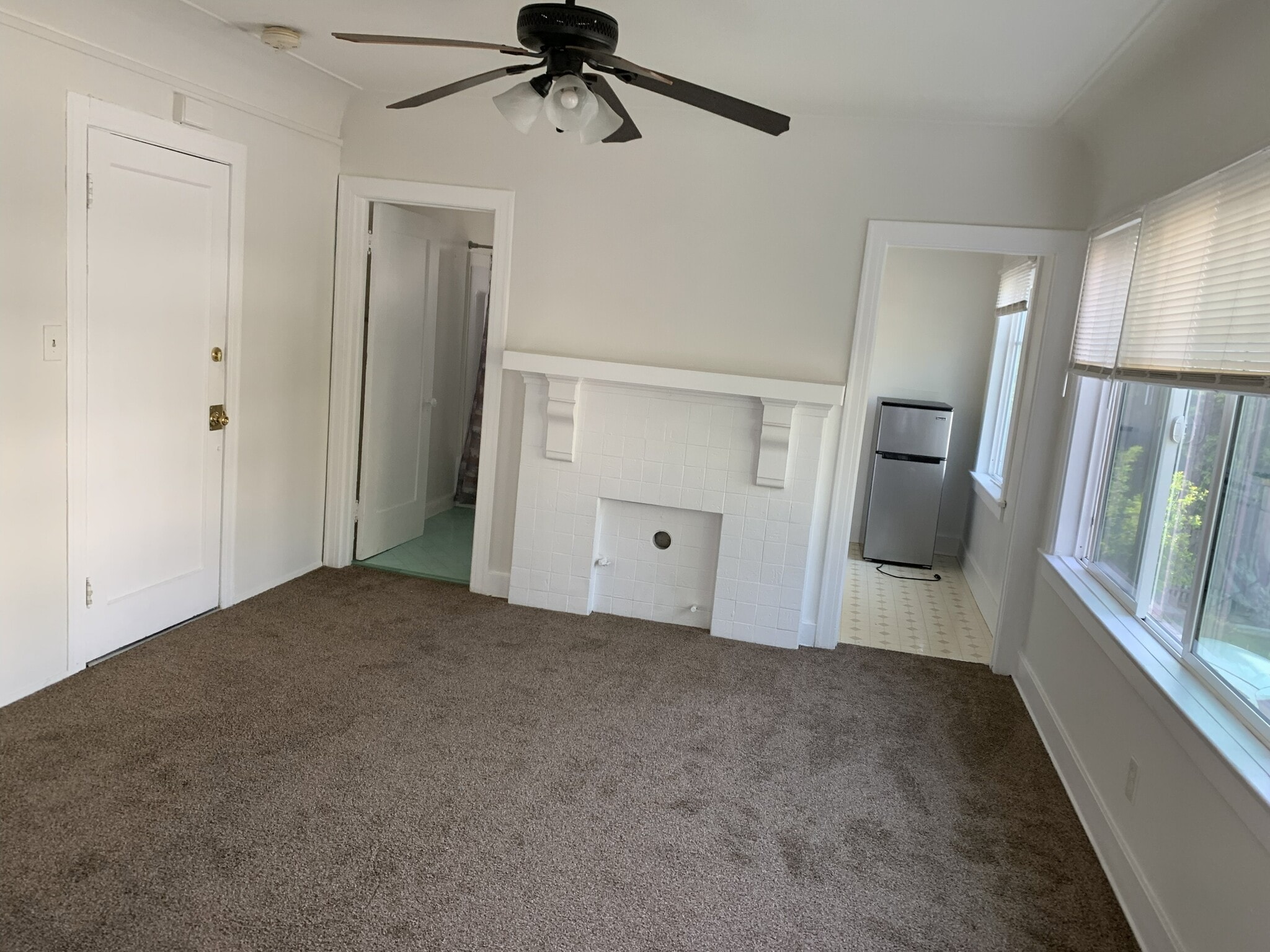 Building Photo - 5730 1/2 La Mirada Ave