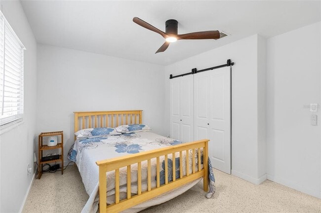 Building Photo - 3700 Whiting Dr SE