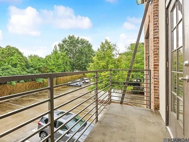 Building Photo - 333 E Boyd Dr