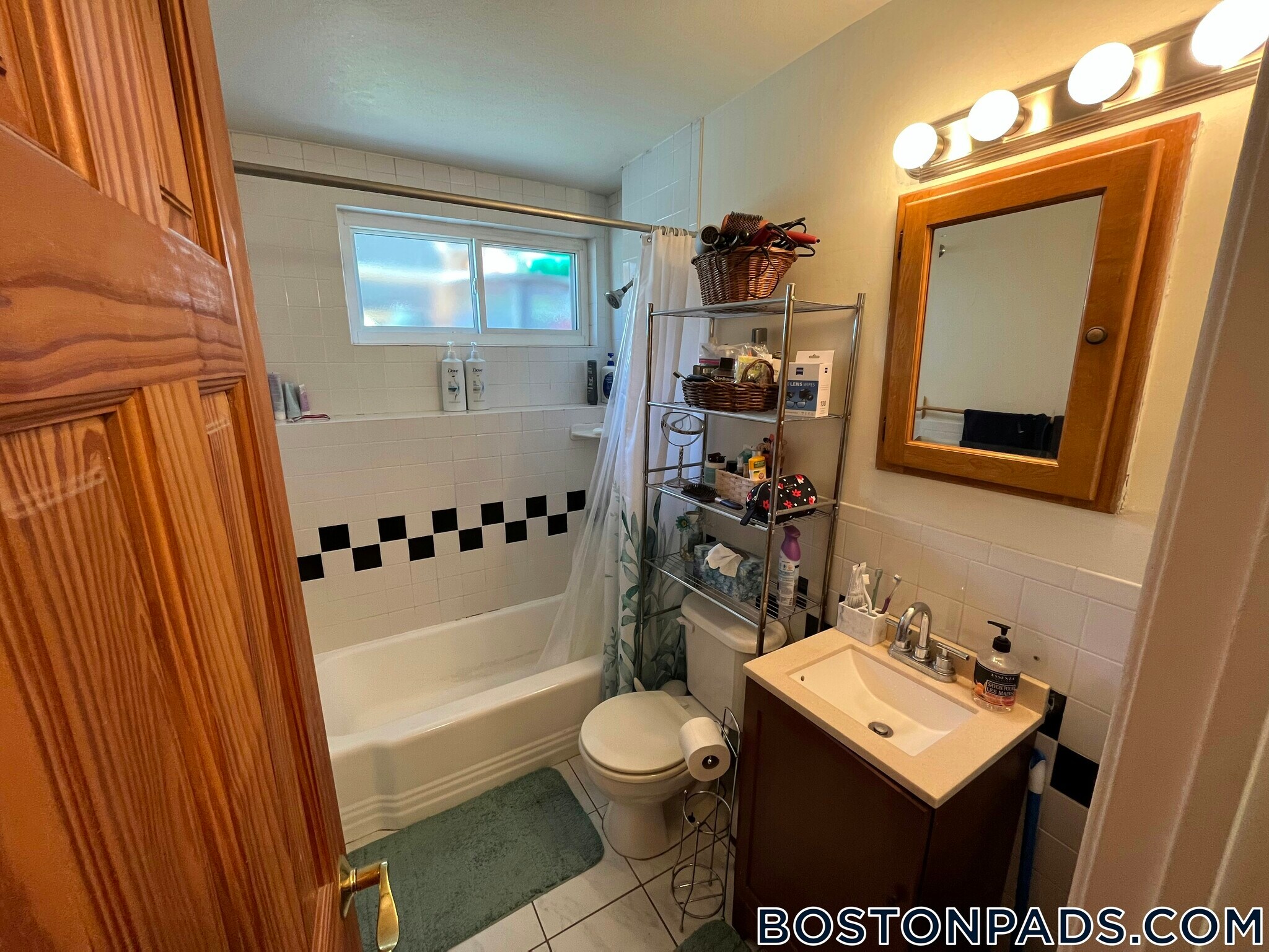 Building Photo - 108 Perkins St