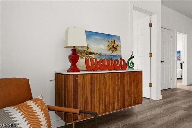 Building Photo - 716 Gordon Ave S