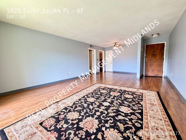 Building Photo - 1825 St Julian Pl