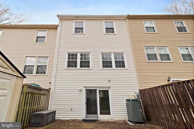Building Photo - 9553 Cherry Oak Ct