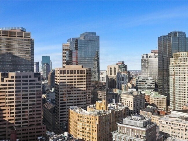 Building Photo - 65 E India Row