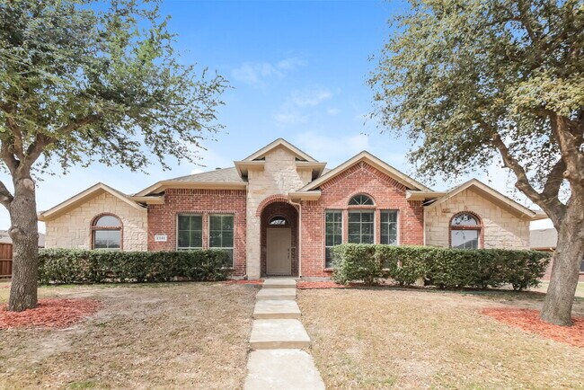 Primary Photo - 1301 Maverick Ln