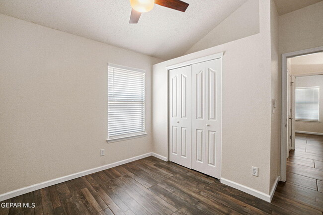 Building Photo - 6753 Parque Del Sol Dr