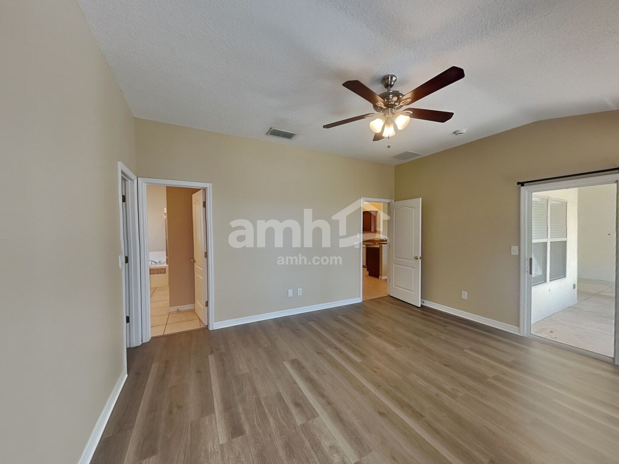 Building Photo - 1075 Princeton Dr