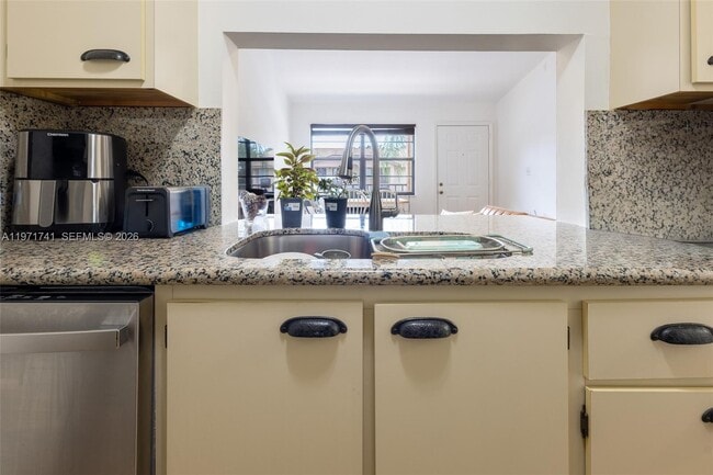 Building Photo - 9430 Boca Cove Cir