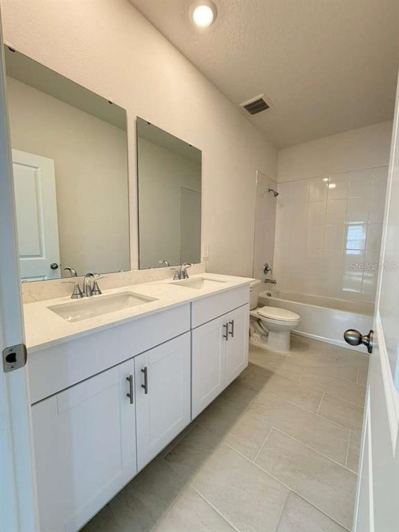 Building Photo - 2265 Hen Rd