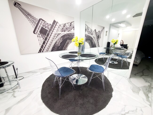 Building Photo - 464 S Calle Encilia