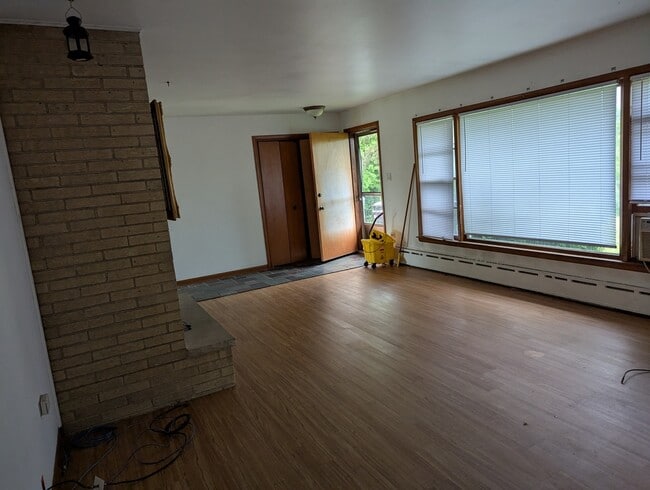 Building Photo - 219 W 79th St
