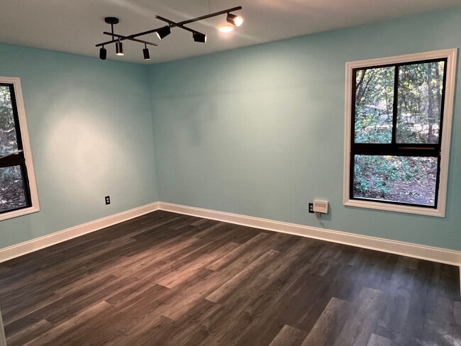 Building Photo - One-Level Updated Home in Hilton Head Plan...