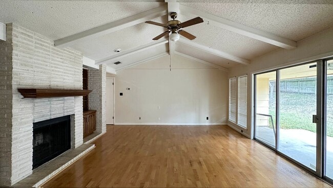 Building Photo - 3/2 in Northern Hills!!!