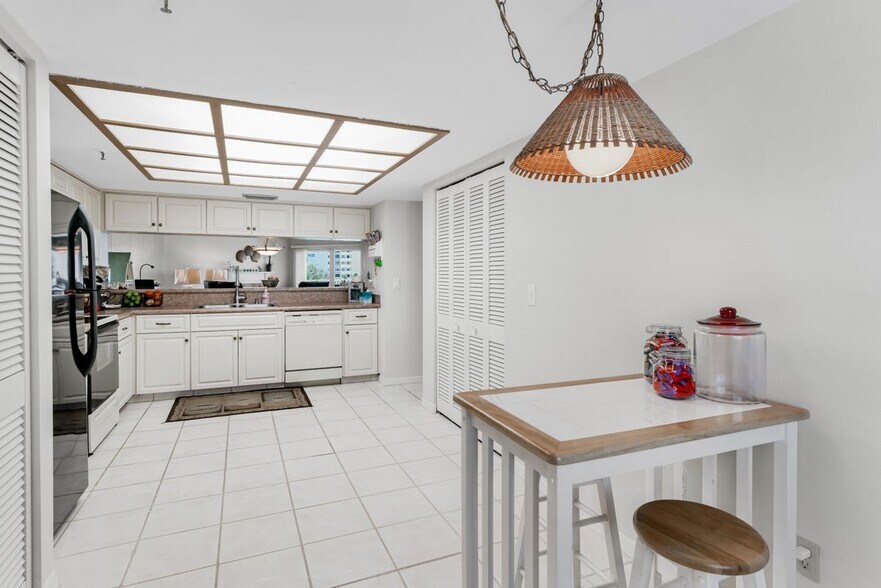 Building Photo - 18400 Gulf Blvd