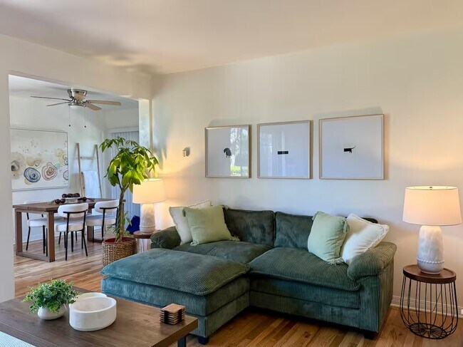 Building Photo - Lion's Grove B