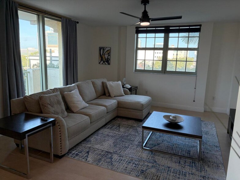 Building Photo - 610 Clematis St