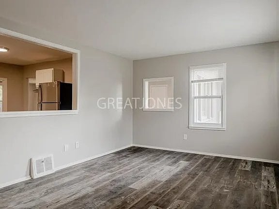 Building Photo - 10900 Pear Tree Ln