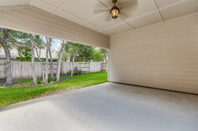 Building Photo - 609 Walsh Hill Trail