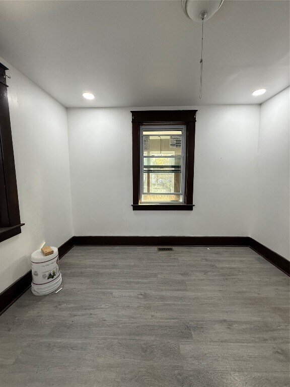 Building Photo - 1005 Pine St