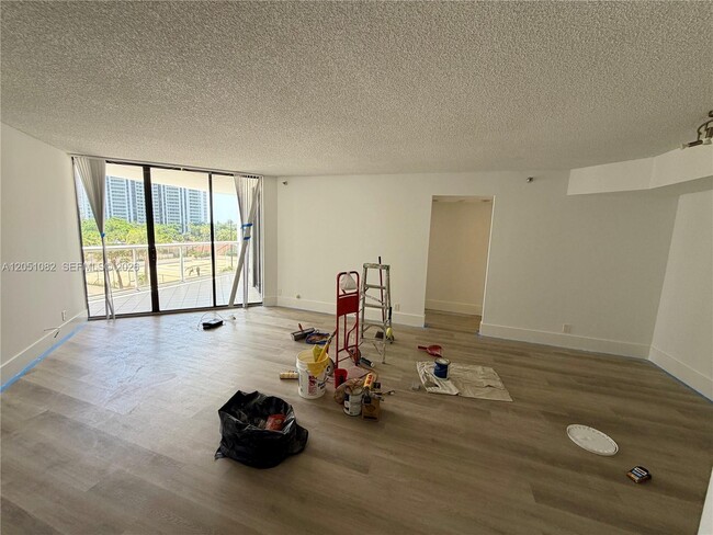 Building Photo - 3610 Yacht Club Dr
