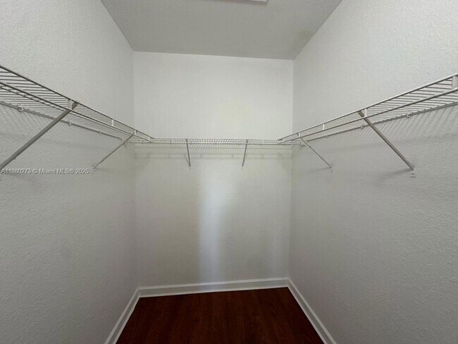 Building Photo - 2641 NE 4th St