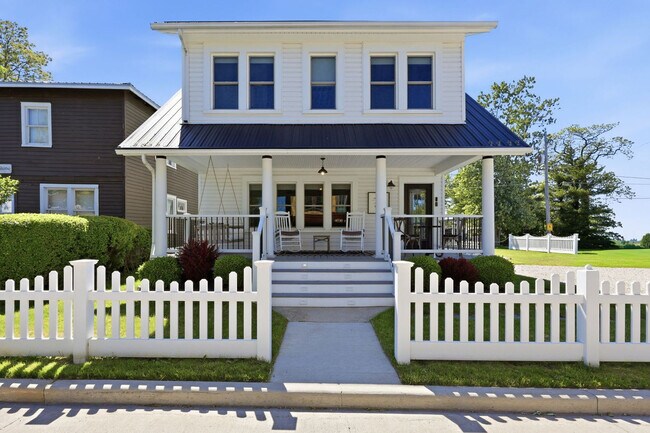 Building Photo - 5013 New St