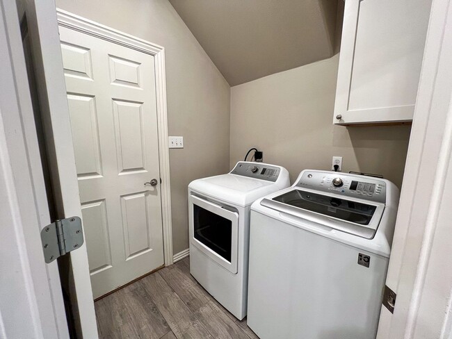 Building Photo - 6705 MARIBETTE RD