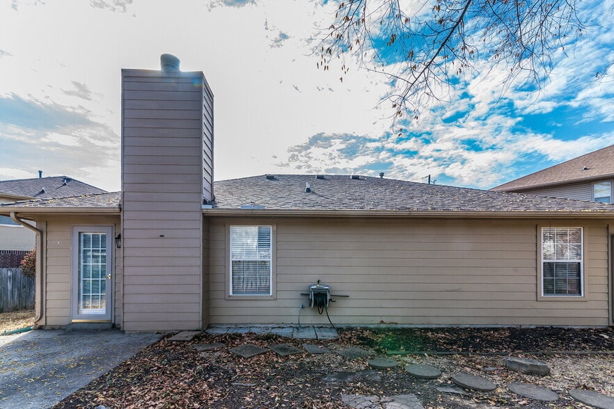 Building Photo - 208 Ben Alex Ct