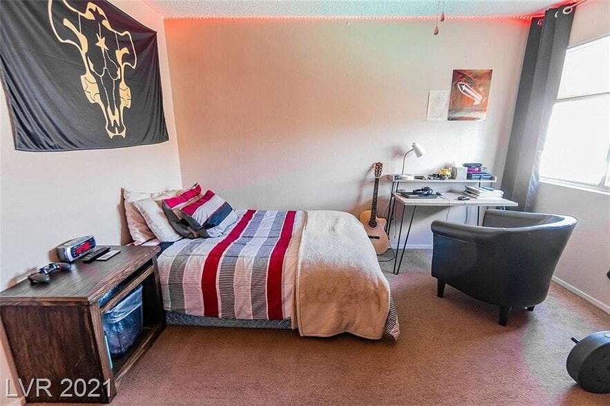 Guest Bedroom - 4060 N Elkridge Dr