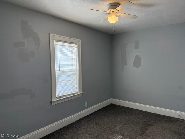 Building Photo - 3231 W 121st St