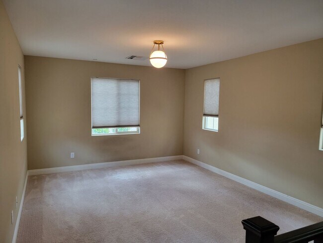 Building Photo - Gorgeous Pardee Home – 4 Bed | 3.5 Bath | ...