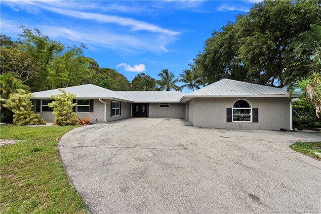 Building Photo - 53 N Sewalls Point Rd