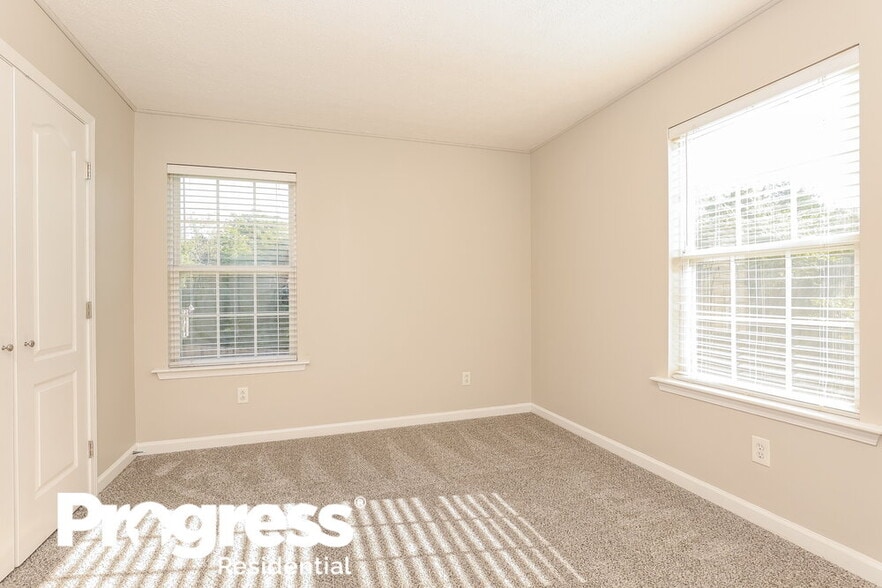 Building Photo - 3208 Sailmist Point