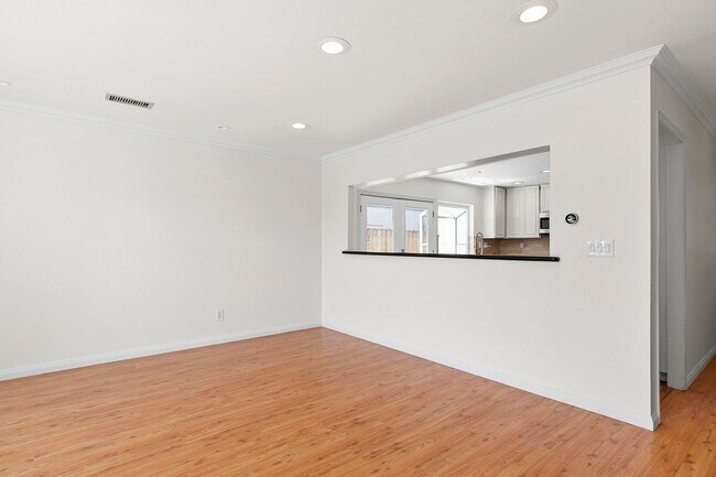 Building Photo - Welcome to Your Dream Home in Sunny San Di...